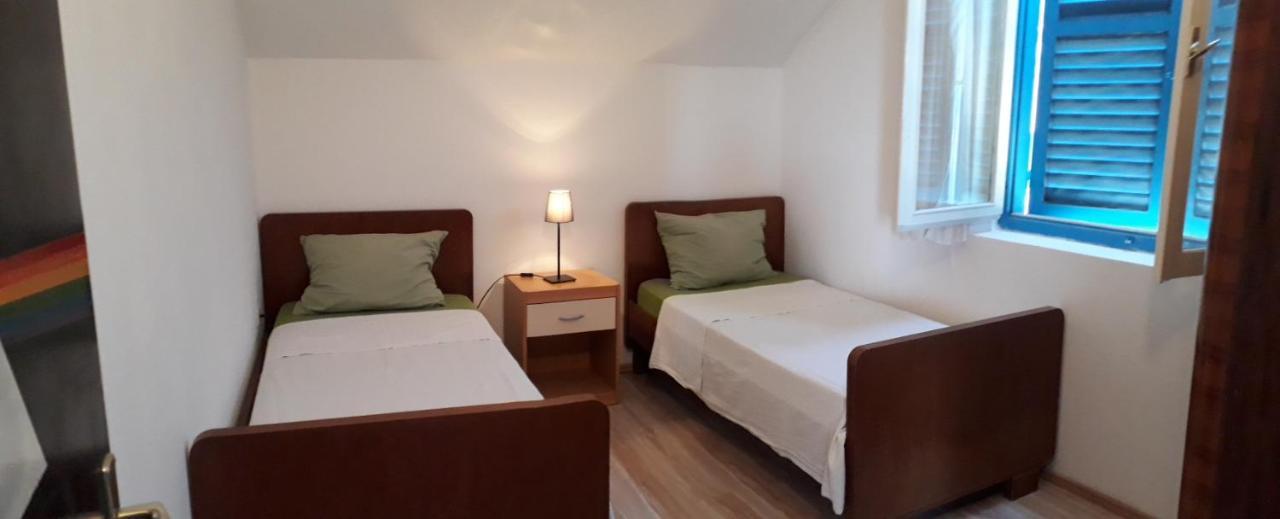 Apartments Gorka Vodice Bagian luar foto